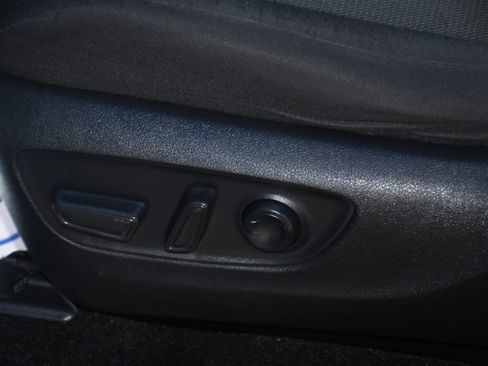 Used 2022 Toyota RAV4 XLE FWD image 12