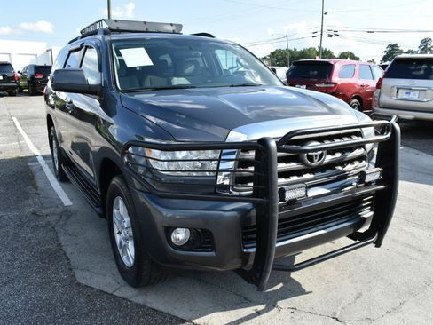 Used 2013 Toyota Sequoia SR5 AWD/4WD image 4