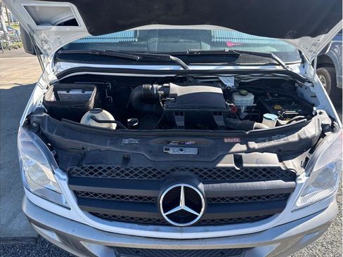 Used 2010 Mercedes-Benz Sprinter 3500 image 18