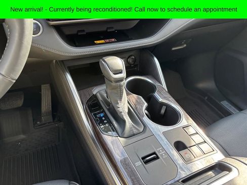 Used 2025 Toyota Highlander Limited image 19