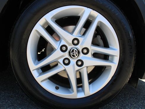 Used 2021 Toyota C-HR LE FWD image 22