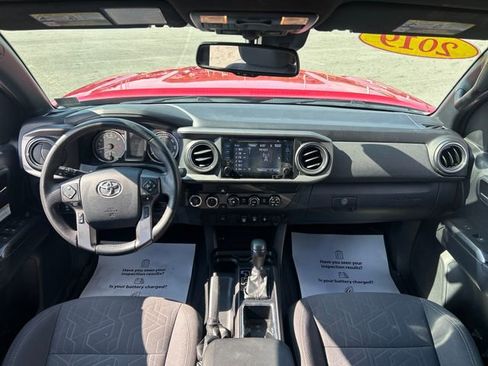 Used 2019 Toyota Tacoma TRD Off-Road AWD/4WD image 14