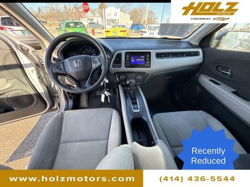 Used 2022 Honda HR-V LX image 18