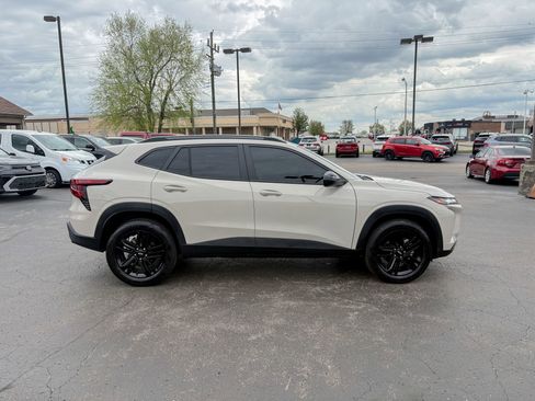 Used 2026 Chevrolet Trax ACTIV w/ Sunroof Package image 5