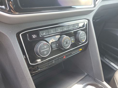 Used 2021 Volkswagen Atlas Cross Sport SEL FWD image 21