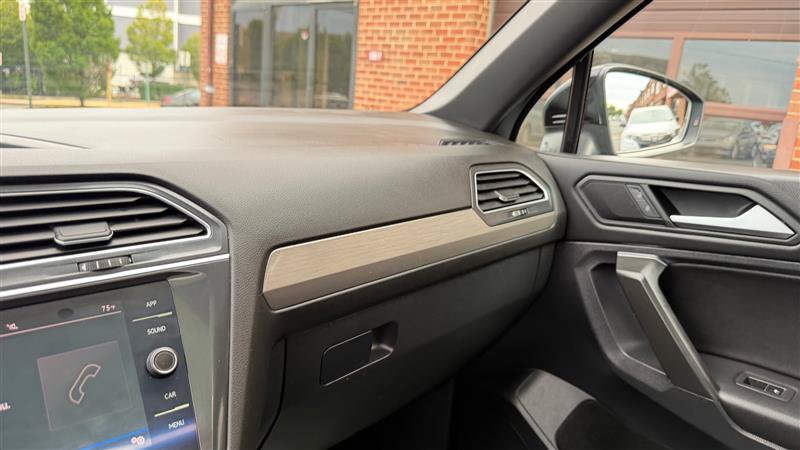 Used 2021 Volkswagen Tiguan SE R-Line AWD/4WD image 40