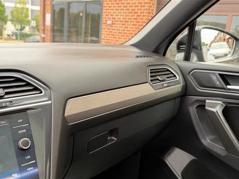 Used 2021 Volkswagen Tiguan SE R-Line AWD/4WD image 40