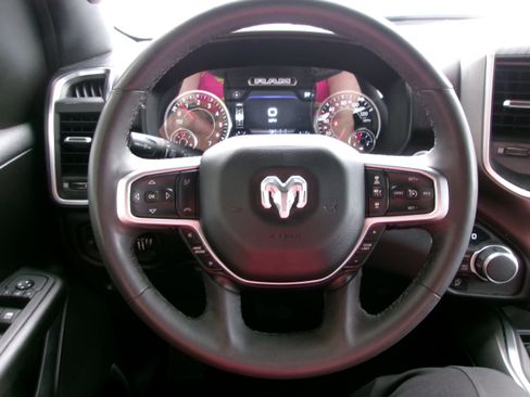 Used 2025 RAM 1500 Big Horn AWD/4WD image 10