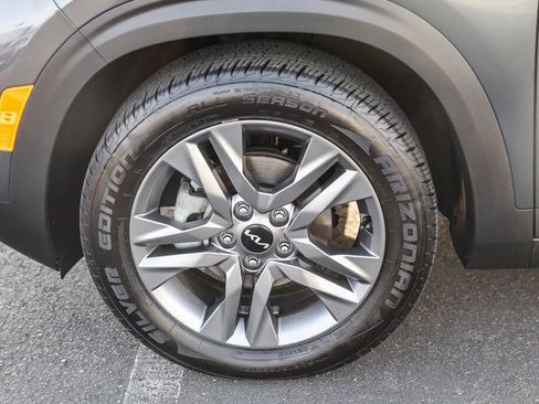 Used 2023 Kia Seltos S w/ Navigation Package FWD image 28