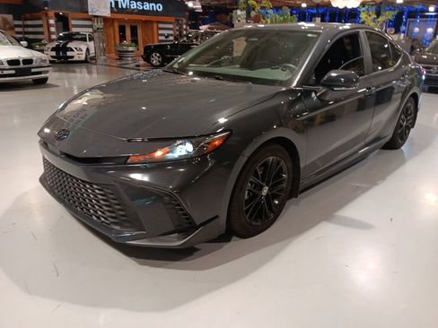 Used 2025 Toyota Camry SE w/ Multimedia Upgrade Package FWD image 8