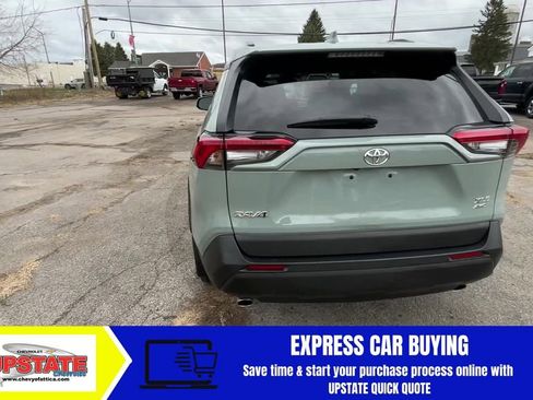 Used 2020 Toyota RAV4 XLE w/ Convenience Package image 4