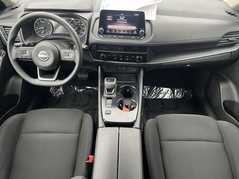 Used 2024 Nissan Rogue S FWD image 2