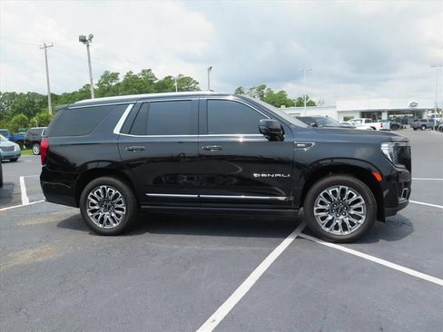 Used 2024 GMC Yukon Denali Ultimate AWD/4WD image 2