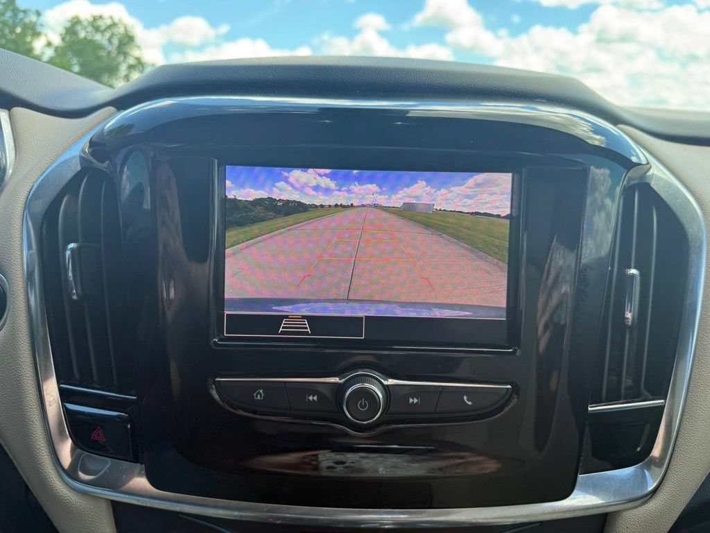 Used 2023 Chevrolet Traverse LS w/ Safety Package FWD image 39