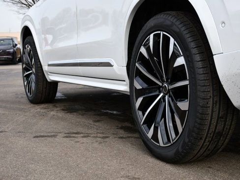 New 2026 Volvo XC90 B6 Plus w/ Protection Package Premier AWD/4WD image 9