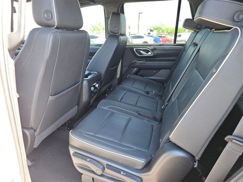 Used 2023 GMC Yukon SLT image 23