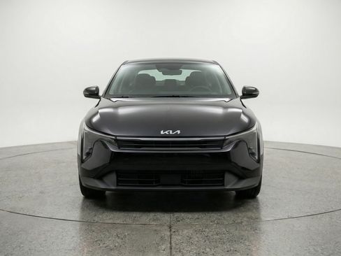 Used 2025 Kia K4 FWD image 2