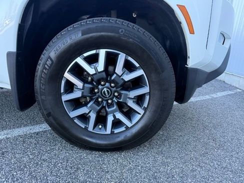 Used 2023 Nissan Frontier SV w/ Technology Package image 11