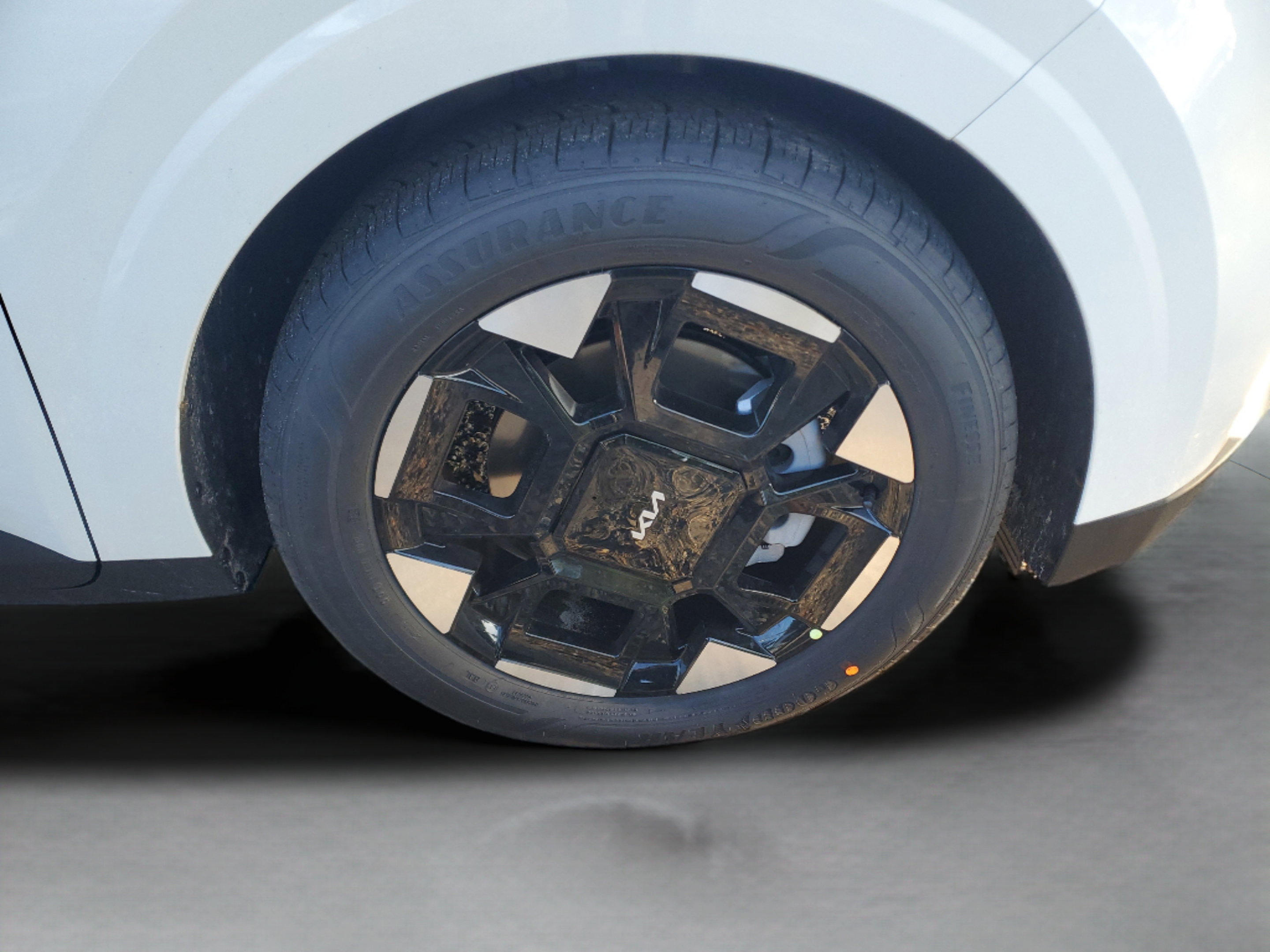 New 2026 Kia Carnival EX FWD image 29