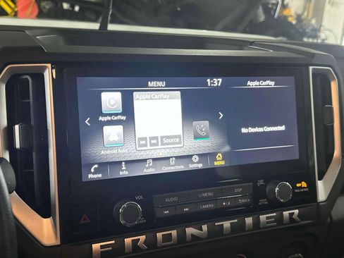 Used 2025 Nissan Frontier SV image 26