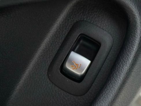 Used 2018 Mercedes-Benz C 300 C 300 Coupe 2D image 13