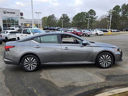 Used 2023 Nissan Altima 2.5 SV image 13
