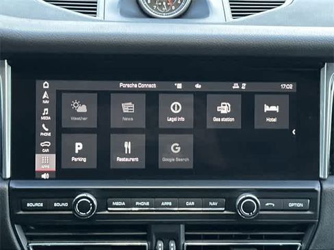 Used 2020 Porsche Macan S image 13