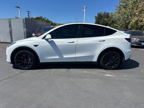 Used 2021 Tesla Model Y Long Range AWD/4WD image 2