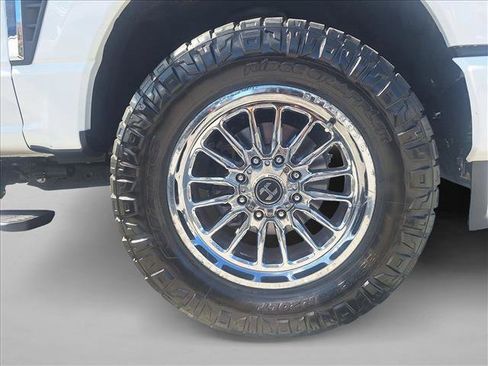 Used 2024 Ford F250 Platinum w/ FX4 Off-Road Package AWD/4WD image 19