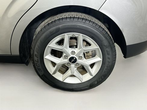 Used 2025 Kia Soul LX w/ LX Technology Package image 11