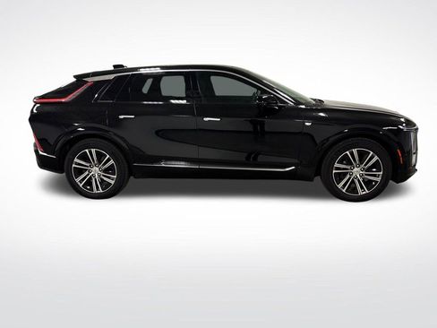 New 2025 Cadillac Lyriq Luxury image 22