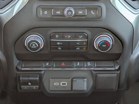 Certified 2024 Chevrolet Silverado 2500 Custom image 19