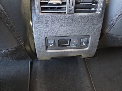 Used 2025 Mitsubishi Outlander SEL image 17