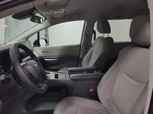 Used 2024 Toyota Sienna LE FWD image 12