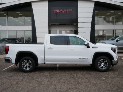 New 2026 GMC Sierra 1500 SLE w/ X31 Off-Road Package image 2