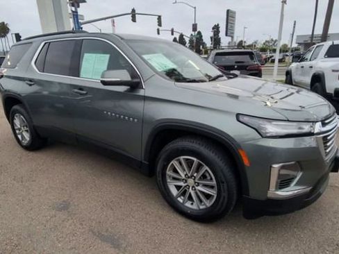 Certified 2023 Chevrolet Traverse LT FWD image 2