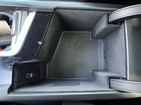 Used 2025 Volvo XC60 B5 Plus image 29