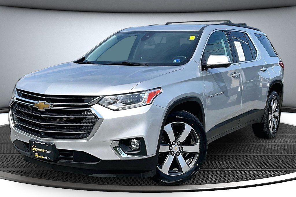 Used 2020 Chevrolet Traverse LT w/ LT Premium Package AWD/4WD image 3