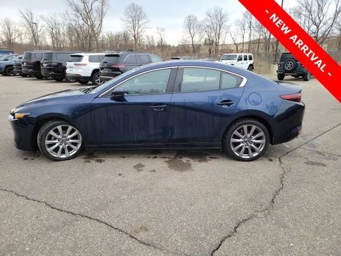 Used 2020 MAZDA MAZDA3 Sedan w/ Select Package image 6