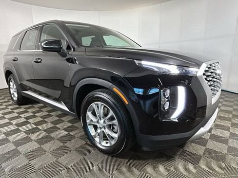 Used 2022 Hyundai Palisade SE FWD image 2