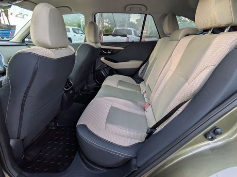 Used 2025 Subaru Outback Premium AWD/4WD image 14