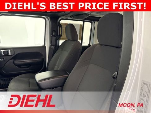 Used 2023 Jeep Wrangler Unlimited w/ Cold Weather Group AWD/4WD image 19
