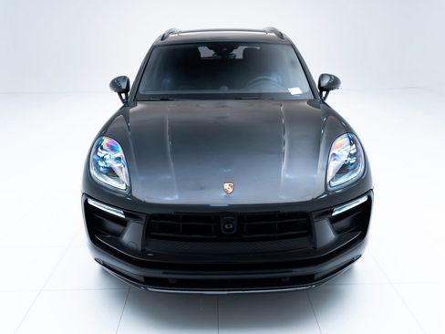 Certified 2025 Porsche Macan AWD/4WD image 6