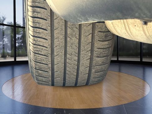 Used 2023 Ford Explorer XLT RWD image 37