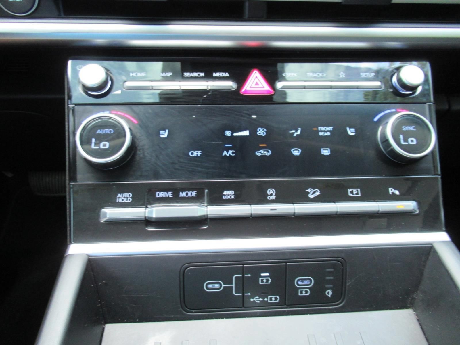 Used 2024 Hyundai Santa Fe XRT AWD/4WD image 28
