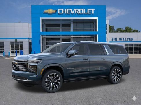 New 2026 Chevrolet Suburban High Country image 3