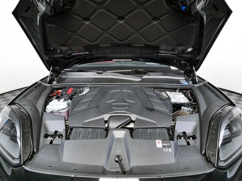 New 2026 Porsche Cayenne Coupe AWD/4WD image 35