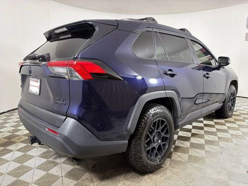Used 2022 Toyota RAV4 XLE w/ Convenience Package AWD/4WD image 4