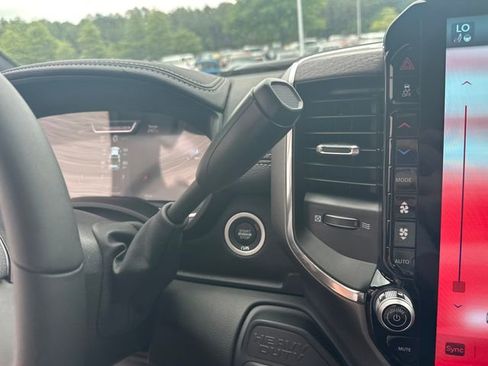 New 2026 RAM 2500 Laramie AWD/4WD image 16