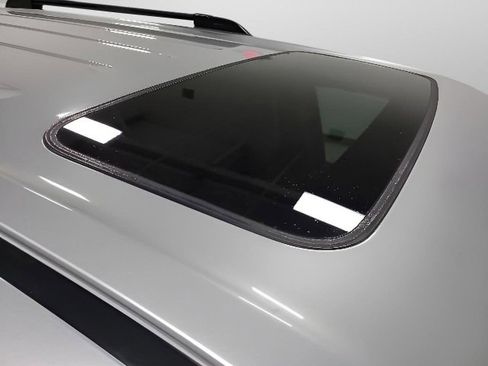 Used 2011 Honda Pilot Touring image 16